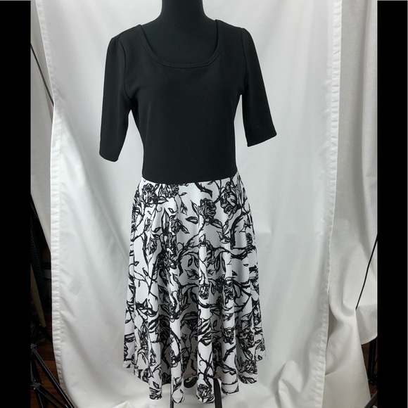 LuLaRoe Dresses & Skirts - LuLaRoe classy dress